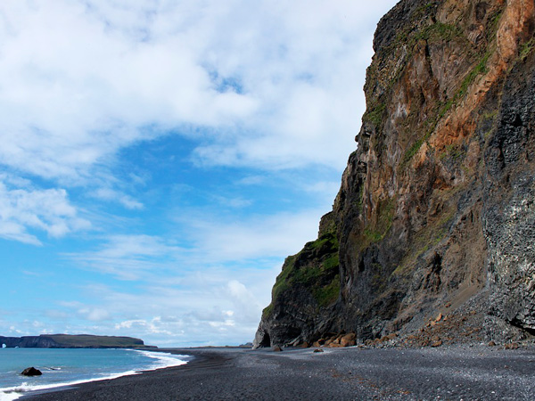 Black-Sand-Beach Black-Sand-Beach